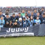 El “Lobo” ganó una batalla y volvió a la cima de la Primera Nacional